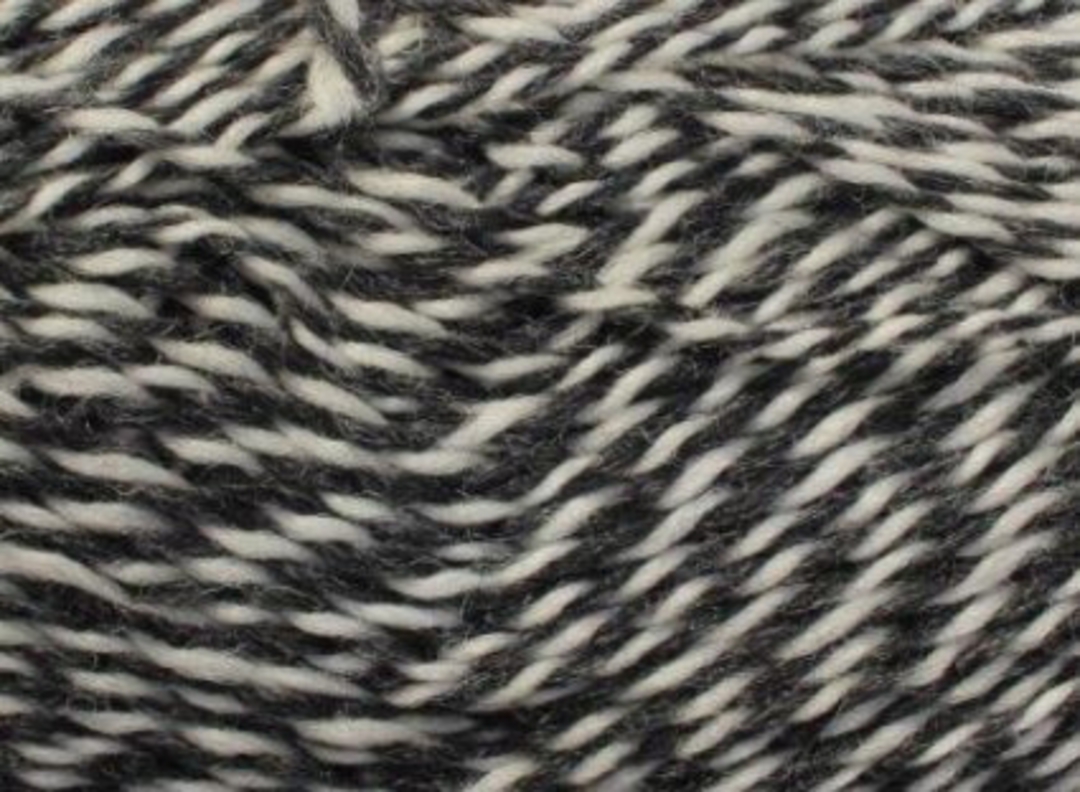 C/W Natural Wool Yarns 8 Ply image 3